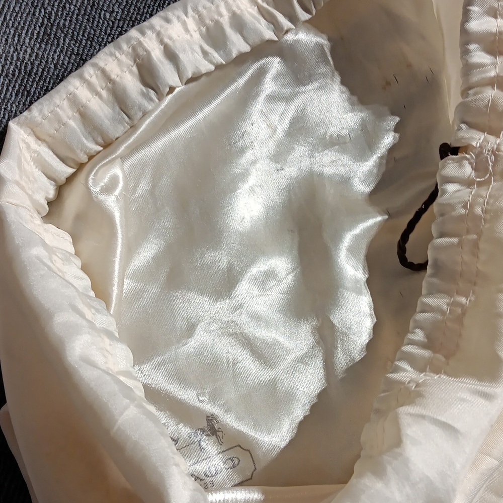 🎉Coach Ivory Drawstring Pouch. - Picture 7 of 9